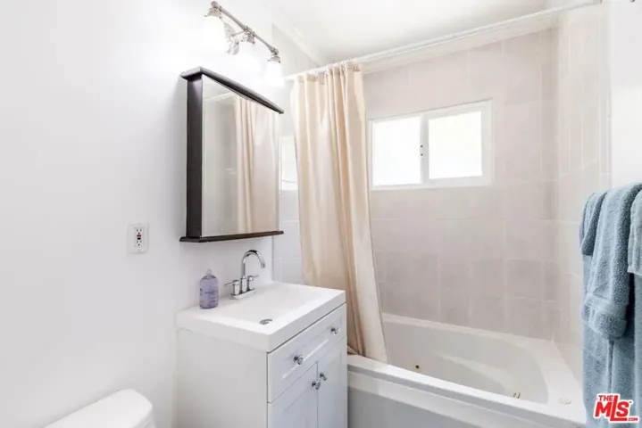 6838 Bertrand Avenue, Los Angeles, California 91335
