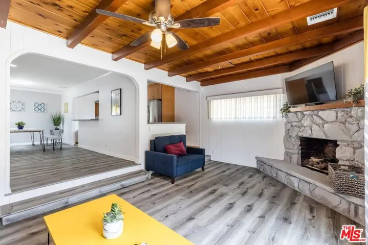 6838 Bertrand Avenue, Los Angeles, California 91335