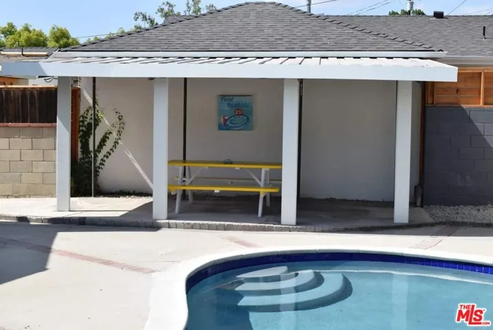 6838 Bertrand Avenue, Los Angeles, California 91335
