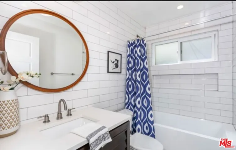 4190 Duquesne Avenue 2, Culver City, California 90232