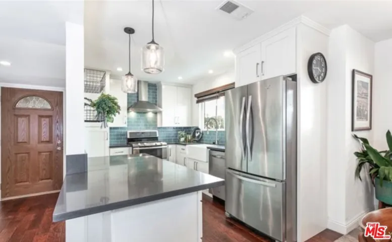 4190 Duquesne Avenue 2, Culver City, California 90232