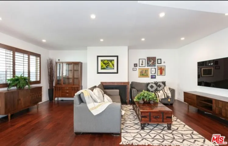 4190 Duquesne Avenue 2, Culver City, California 90232