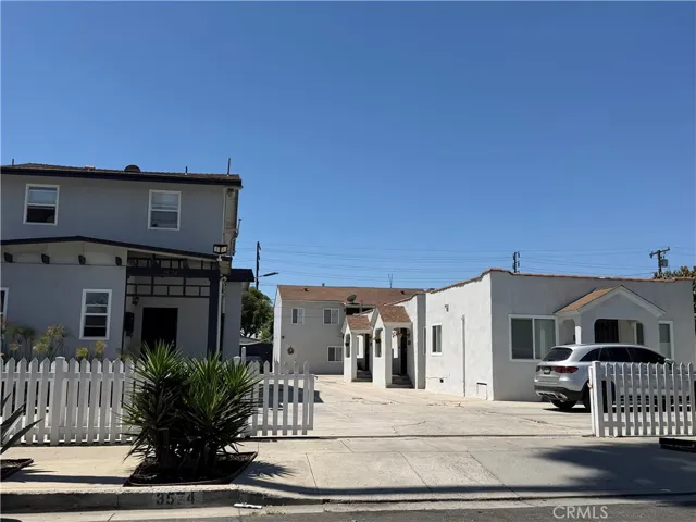 3568 56th Street C, Maywood, California 90270