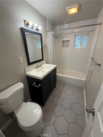 3568 56th Street C, Maywood, California 90270
