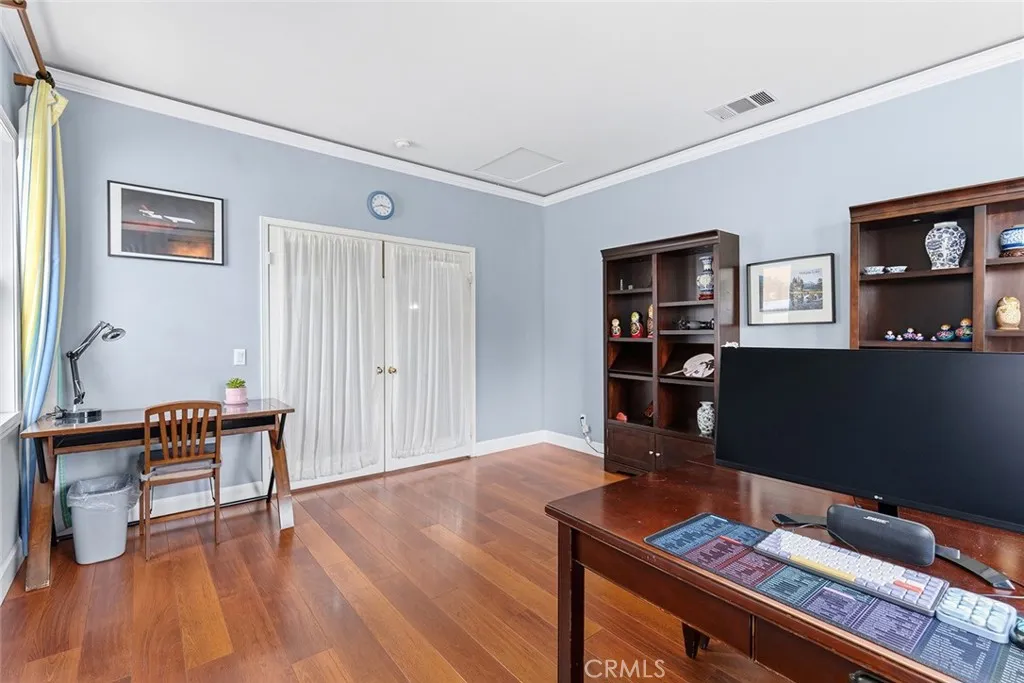 Oversized office