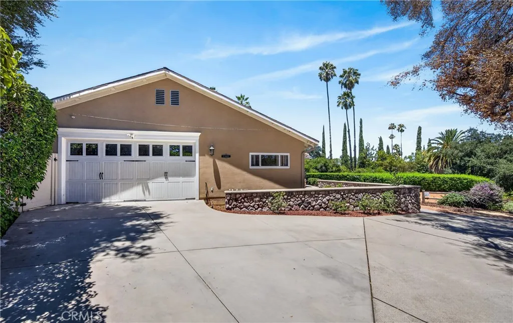 21 W Hilton Avenue, Redlands, California 92373 — photo 4
