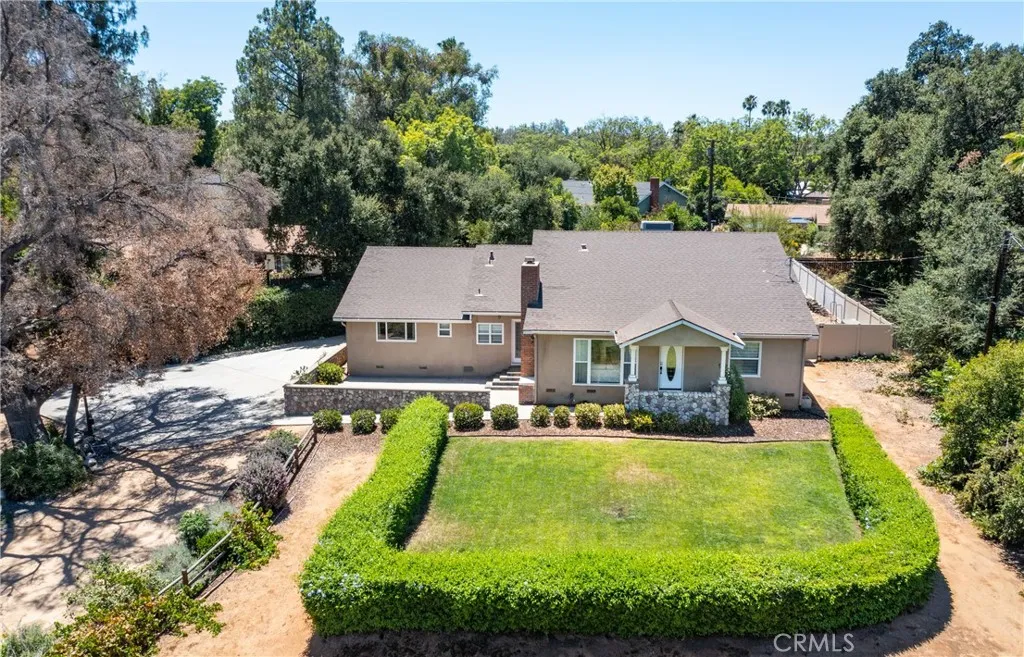 21 W Hilton Avenue, Redlands, California 92373 — photo 5