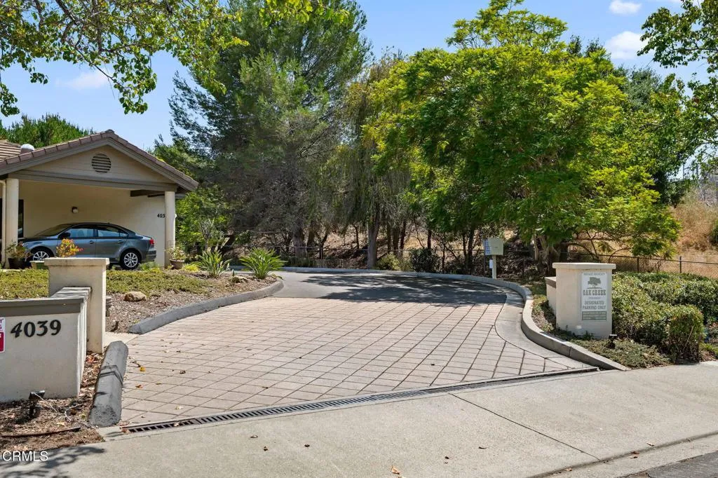 Oak Creek Community Entrance