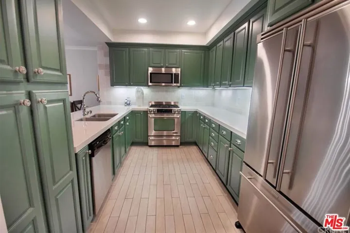 4533 Vista Del Monte Avenue 101, Los Angeles, California 91403
