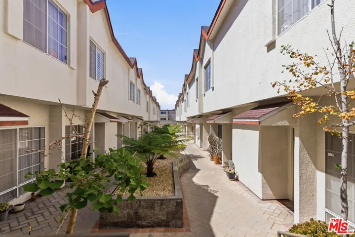 856 W Beach Avenue 16, Inglewood, California 90302