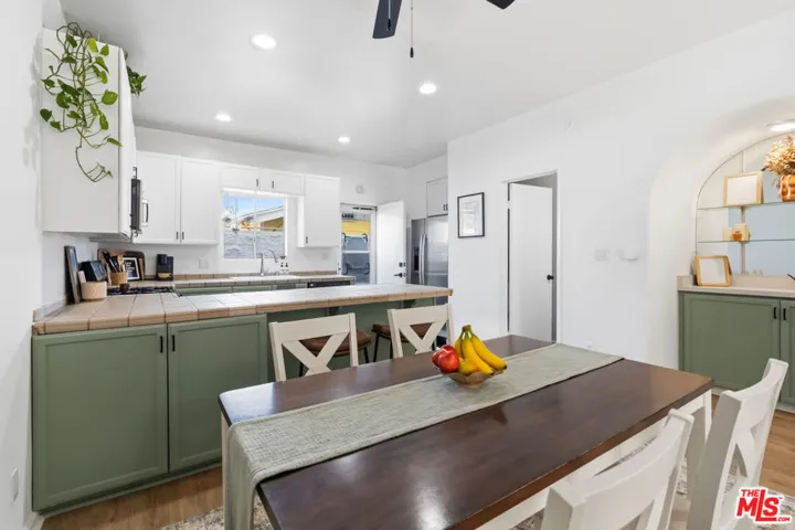 856 W Beach Avenue 16, Inglewood, California 90302