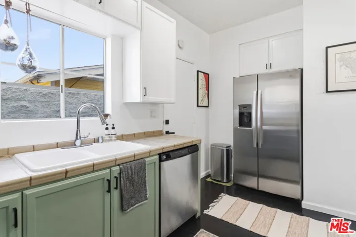 856 W Beach Avenue 16, Inglewood, California 90302