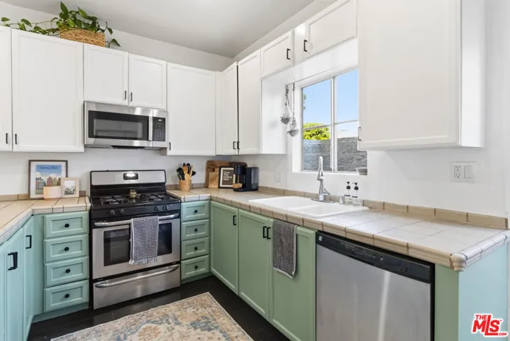 856 W Beach Avenue 16, Inglewood, California 90302