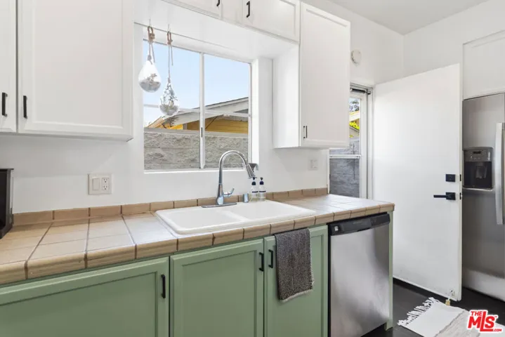 856 W Beach Avenue 16, Inglewood, California 90302