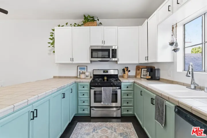 856 W Beach Avenue 16, Inglewood, California 90302