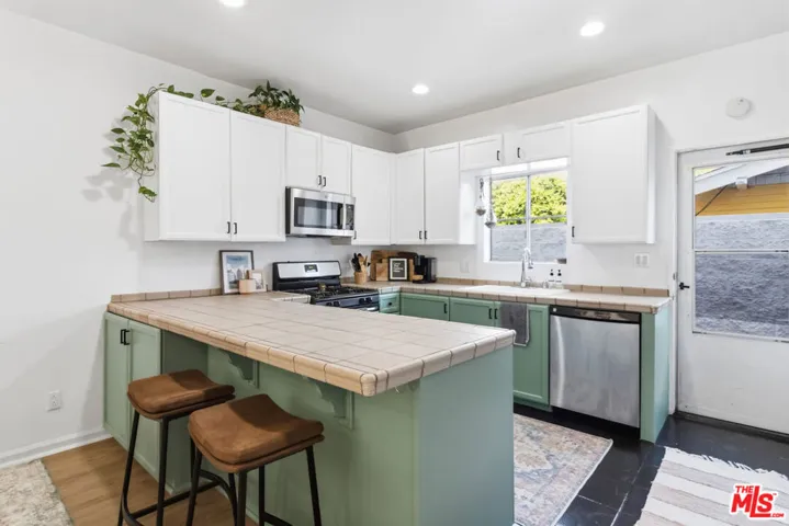 856 W Beach Avenue 16, Inglewood, California 90302