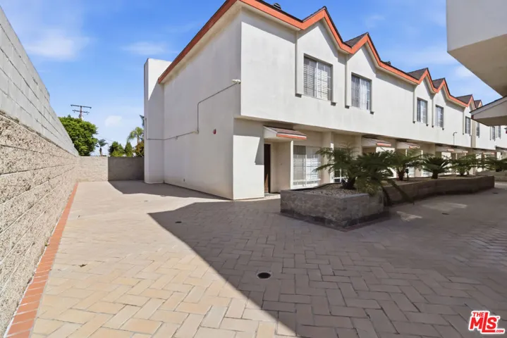 856 W Beach Avenue 16, Inglewood, California 90302