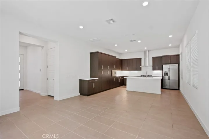 231 Radial, Irvine, California 92618