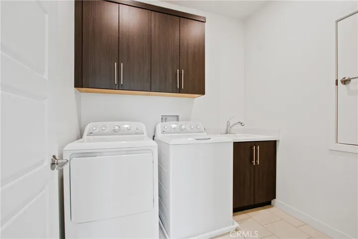 231 Radial, Irvine, California 92618