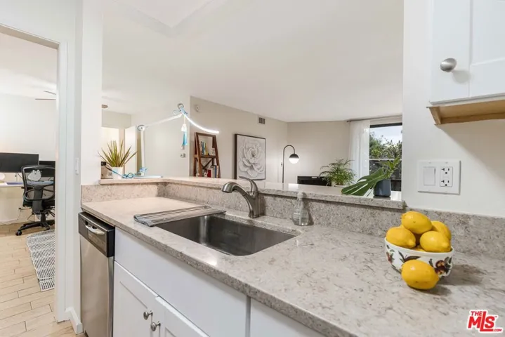 8740 Tuscany Avenue 207, Playa Del Rey, California 90293