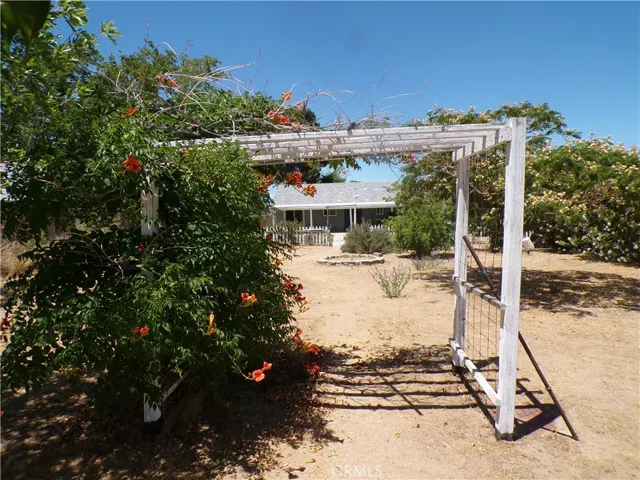 5102 W Avenue L10, Quartz Hill, California 93536