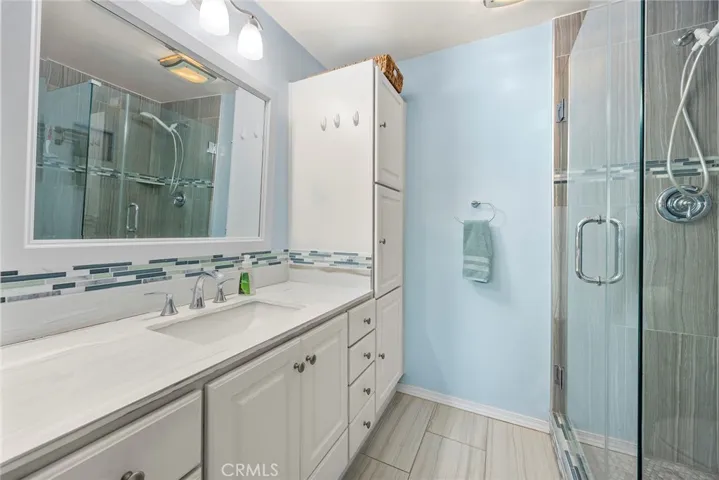 945 Glencliff, La Habra, California 90631