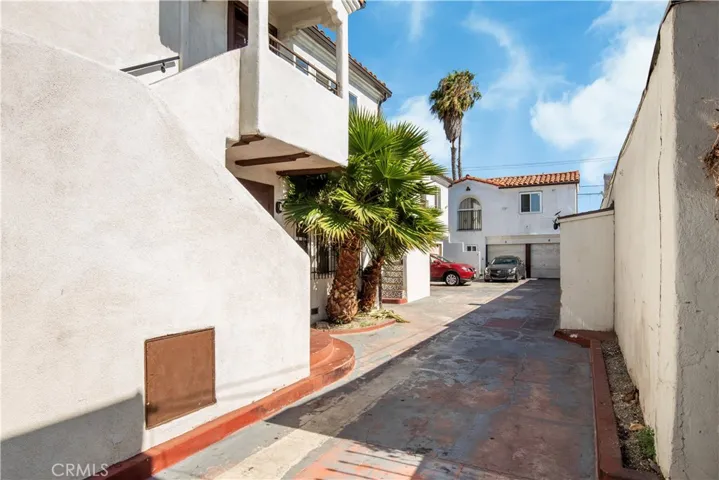 520 W 82nd St, Los Angeles, California 90044