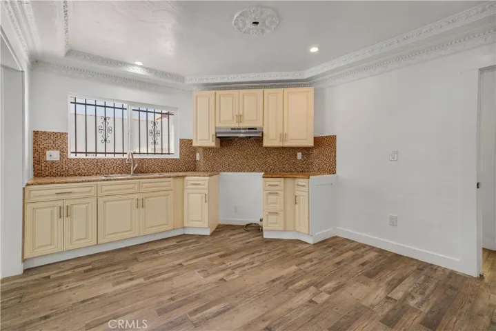 520 W 82nd St, Los Angeles, California 90044