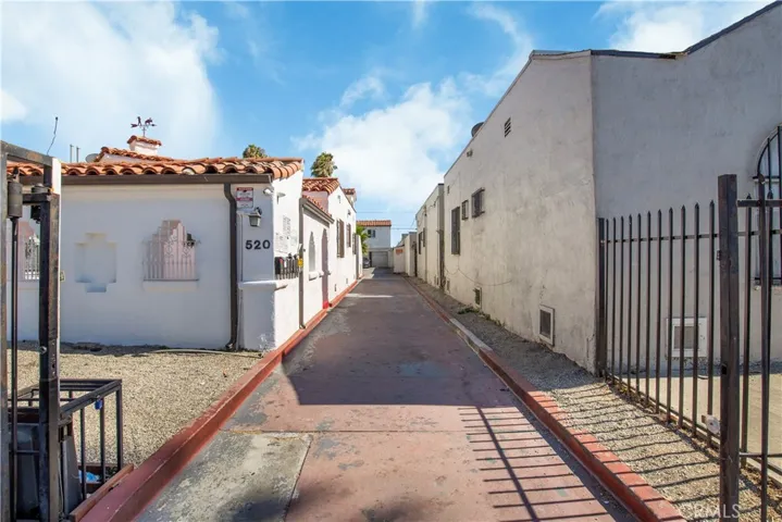 520 W 82nd St, Los Angeles, California 90044