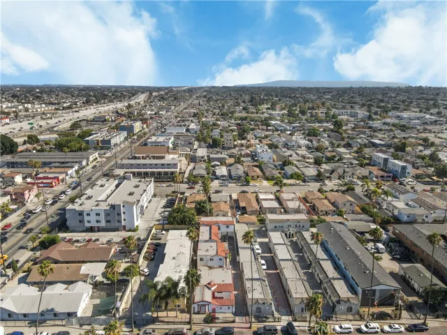 520 W 82nd St, Los Angeles, California 90044