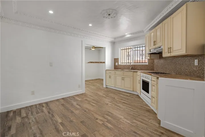 520 W 82nd St, Los Angeles, California 90044