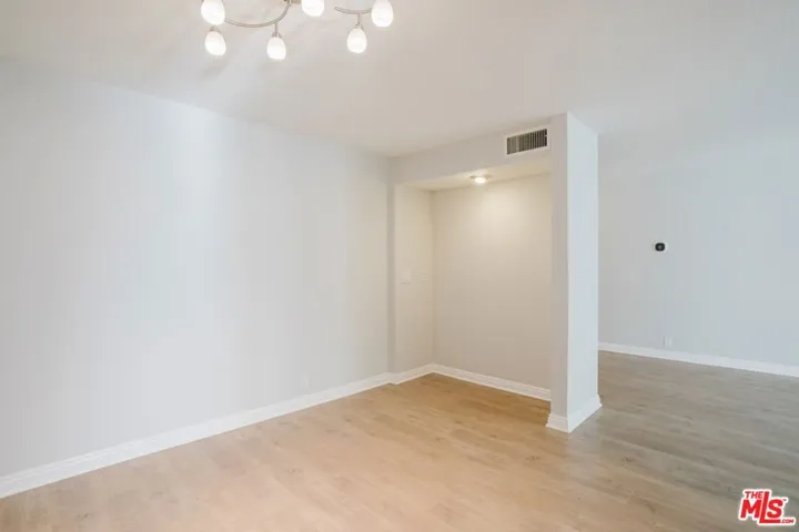 750 S Spaulding Avenue 214, Los Angeles, California 90036