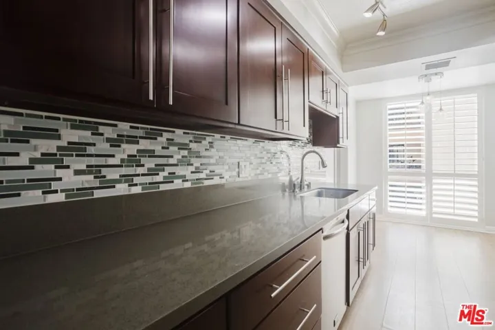 750 S Spaulding Avenue 214, Los Angeles, California 90036
