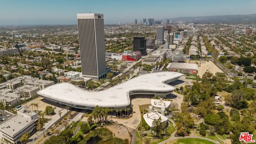 750 S Spaulding Avenue 214, Los Angeles, California 90036