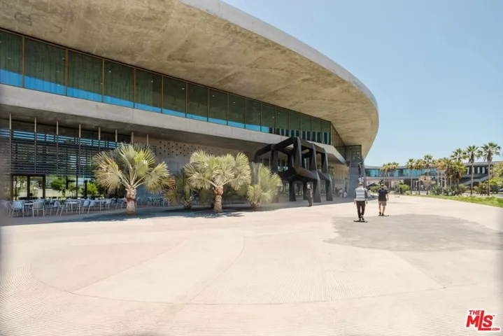 750 S Spaulding Avenue 214, Los Angeles, California 90036