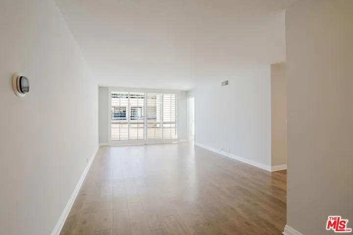 750 S Spaulding Avenue 214, Los Angeles, California 90036