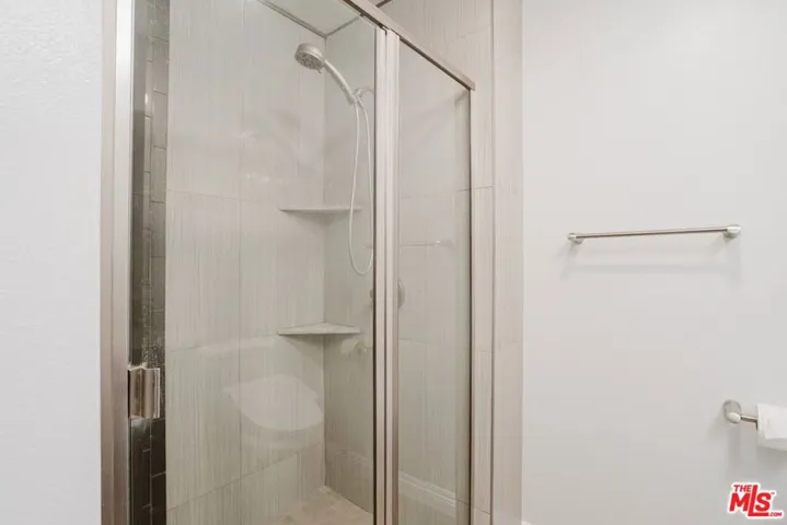 750 S Spaulding Avenue 214, Los Angeles, California 90036