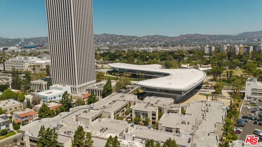 750 S Spaulding Avenue 214, Los Angeles, California 90036