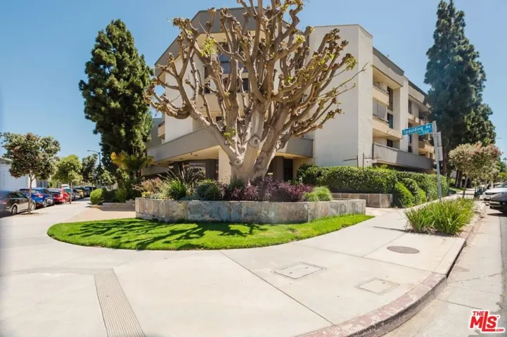 750 S Spaulding Avenue 214, Los Angeles, California 90036