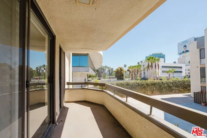 750 S Spaulding Avenue 214, Los Angeles, California 90036