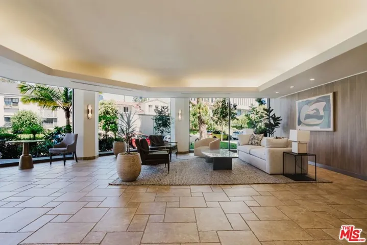 750 S Spaulding Avenue 214, Los Angeles, California 90036