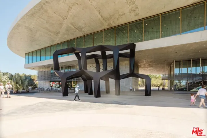 750 S Spaulding Avenue 214, Los Angeles, California 90036