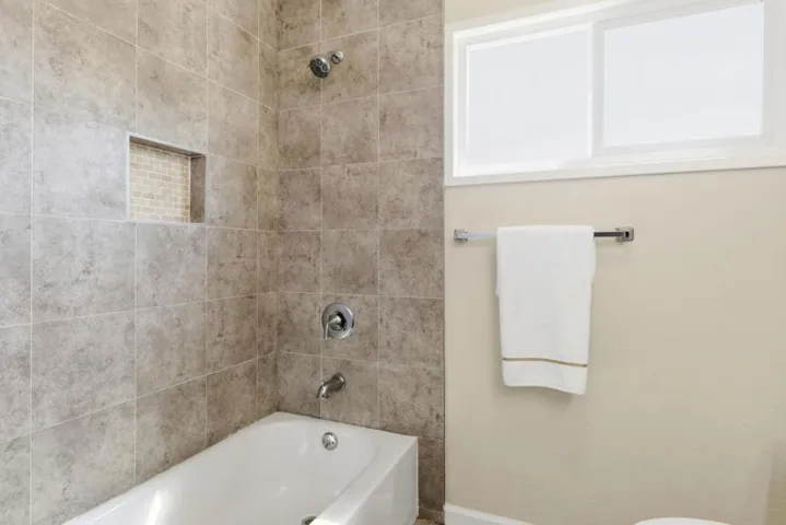 1753 Alameda De Las Pulgas, San Carlos, California 94070