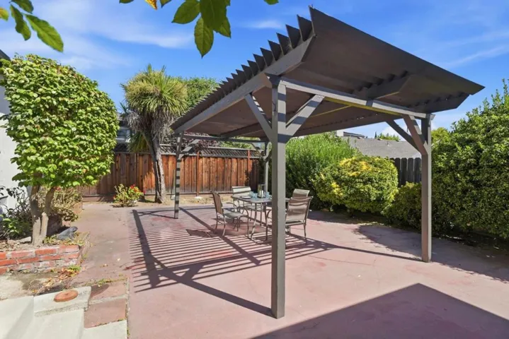 1753 Alameda De Las Pulgas, San Carlos, California 94070