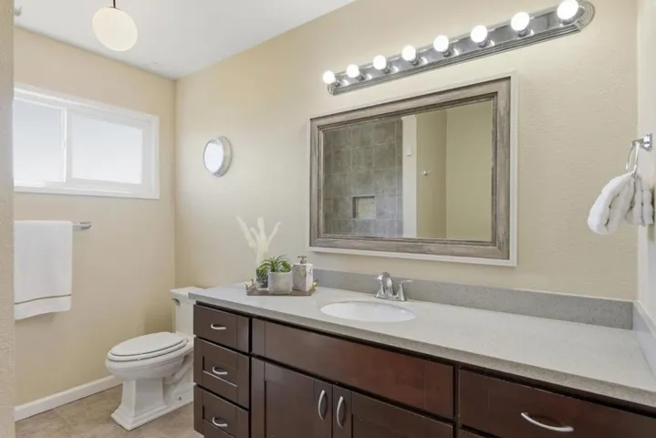 1753 Alameda De Las Pulgas, San Carlos, California 94070
