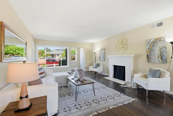 1753 Alameda De Las Pulgas, San Carlos, California 94070