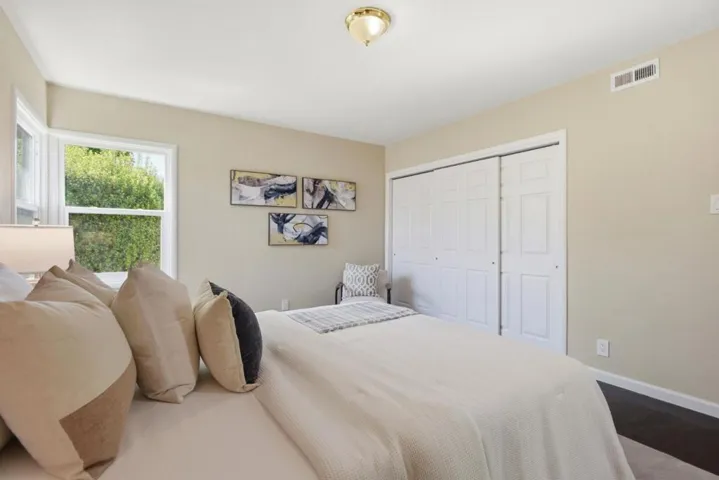 1753 Alameda De Las Pulgas, San Carlos, California 94070