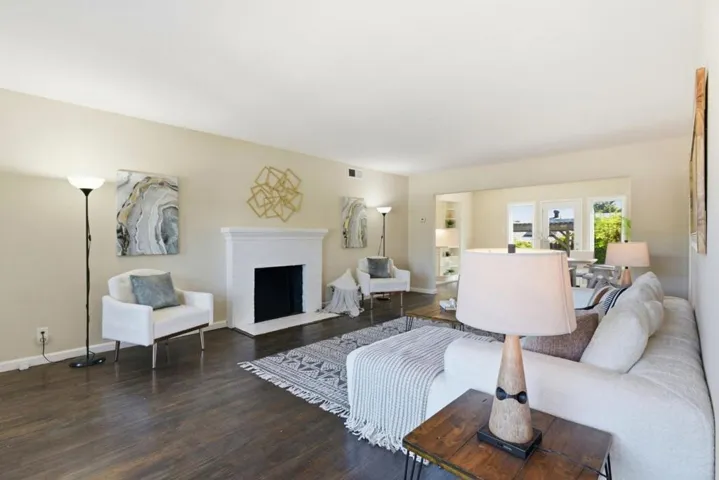 1753 Alameda De Las Pulgas, San Carlos, California 94070