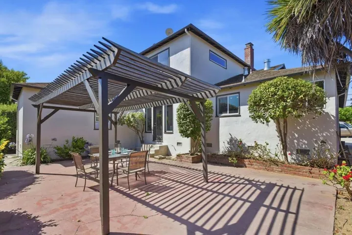 1753 Alameda De Las Pulgas, San Carlos, California 94070