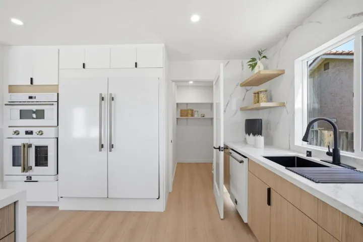 1440 Kring Way, Los Altos, California 94024